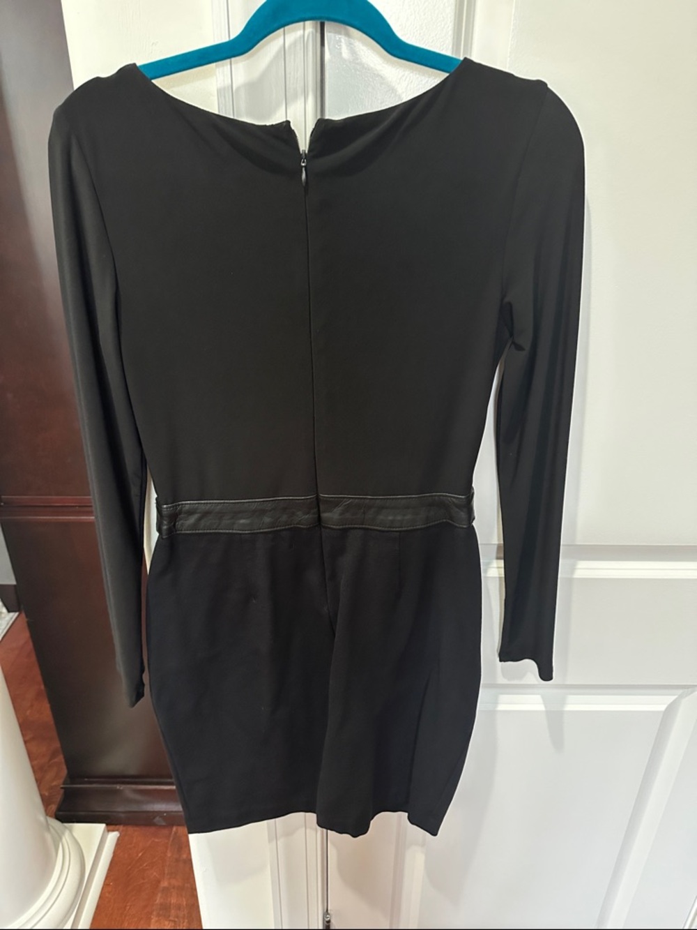 3 dresses - Picture 5 of 7